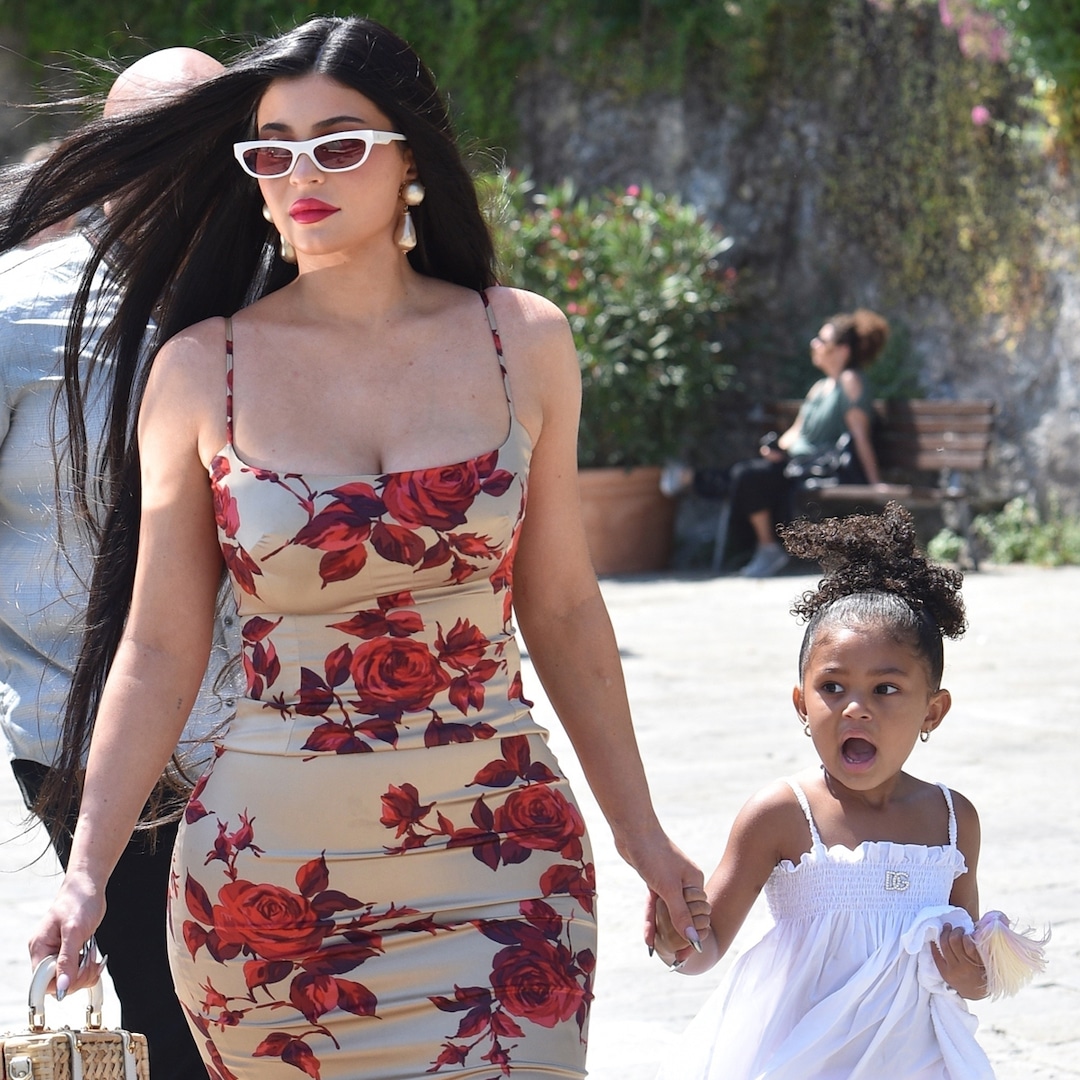Kylie Jenner and "best friend" Stormi Webster is pairing up with a matching manicure